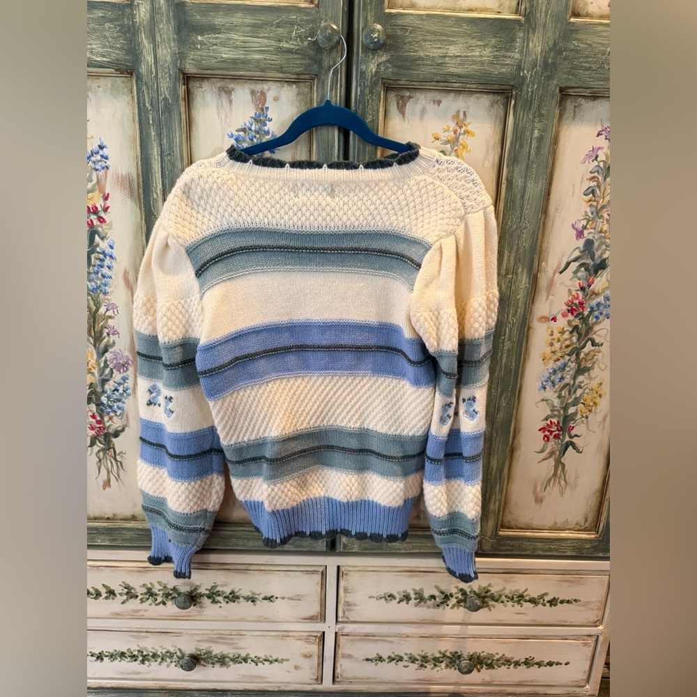 Floral sweater - Picture 2 of 2